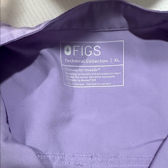 Figs Lilac Technical Collection Top - Picture 2 of 2